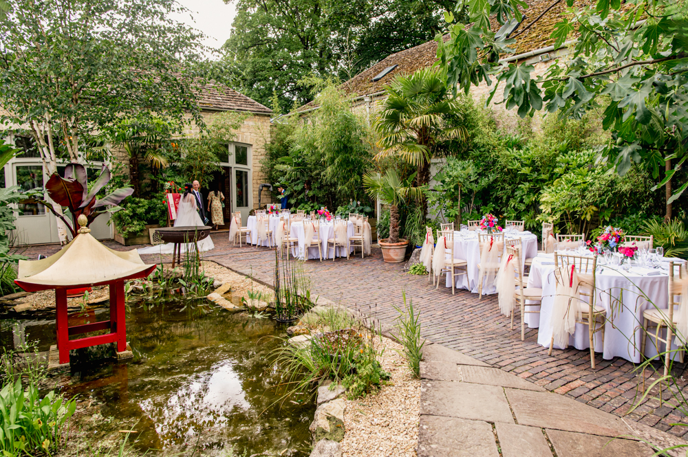 outdoor wedding reception cotswolds