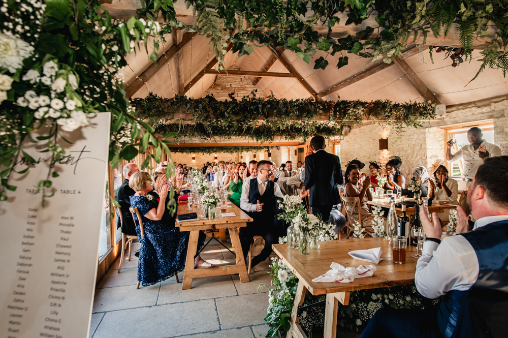 cosy otswolds barn wedding