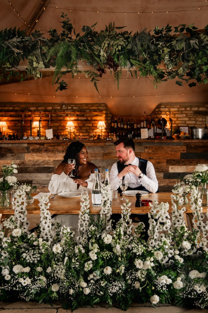 sweetheart table wedding