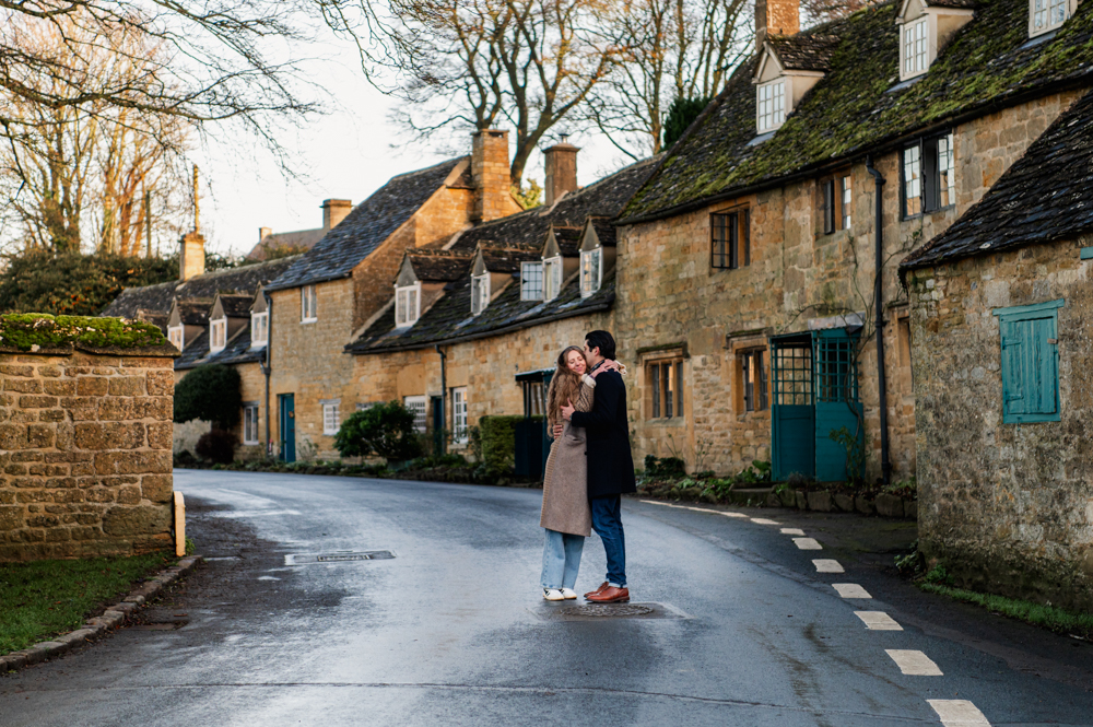 couple engagement photography cotswolds