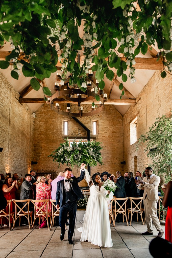 bride and groom old gore barn wedding