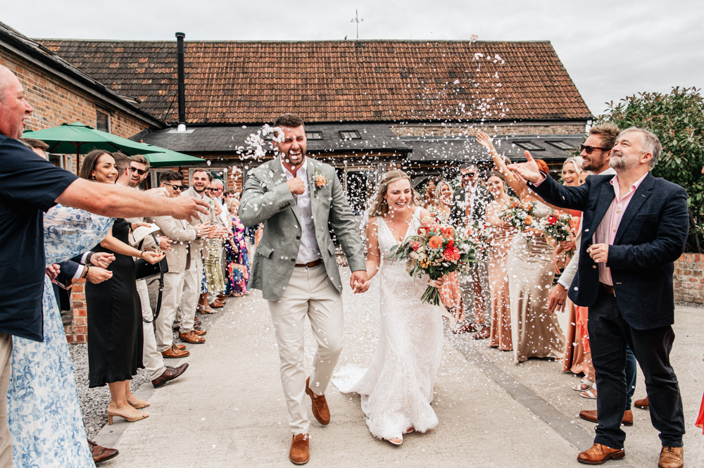confetti wedding milton end barn 