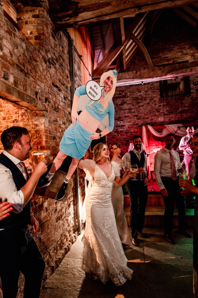 fun relaxed wedding photography