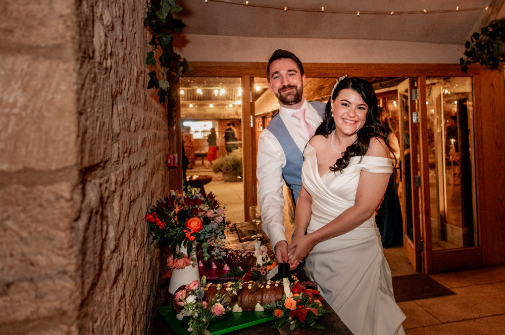 colin connie wedding cake cutting