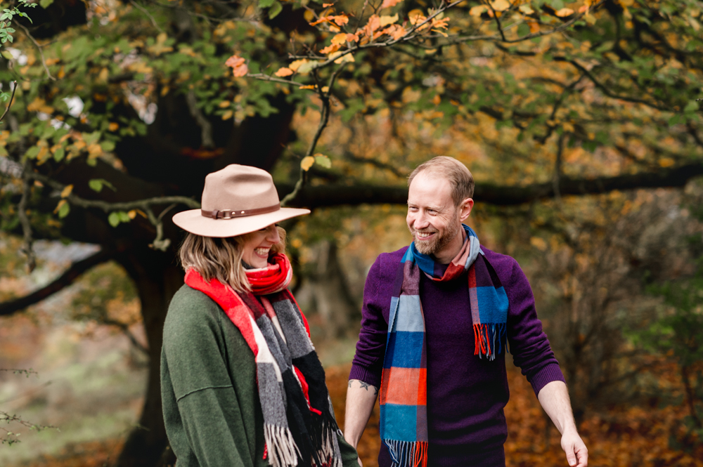 couple  autumn colourful cotswolds