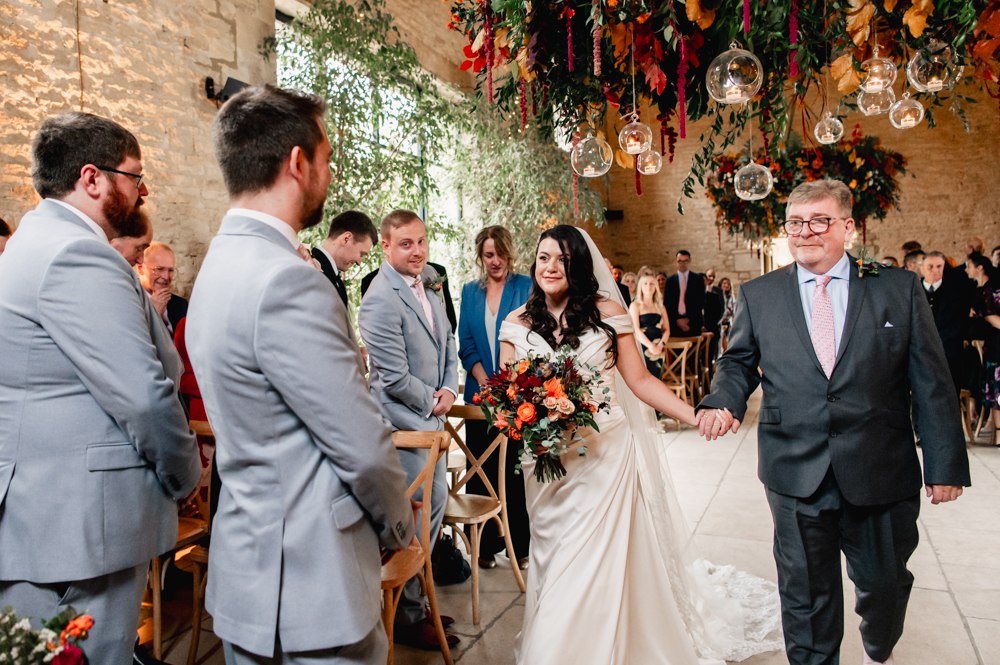 bride and groom old gore barn