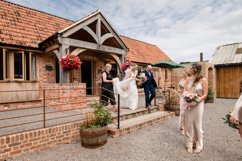 milton end farnm barn
