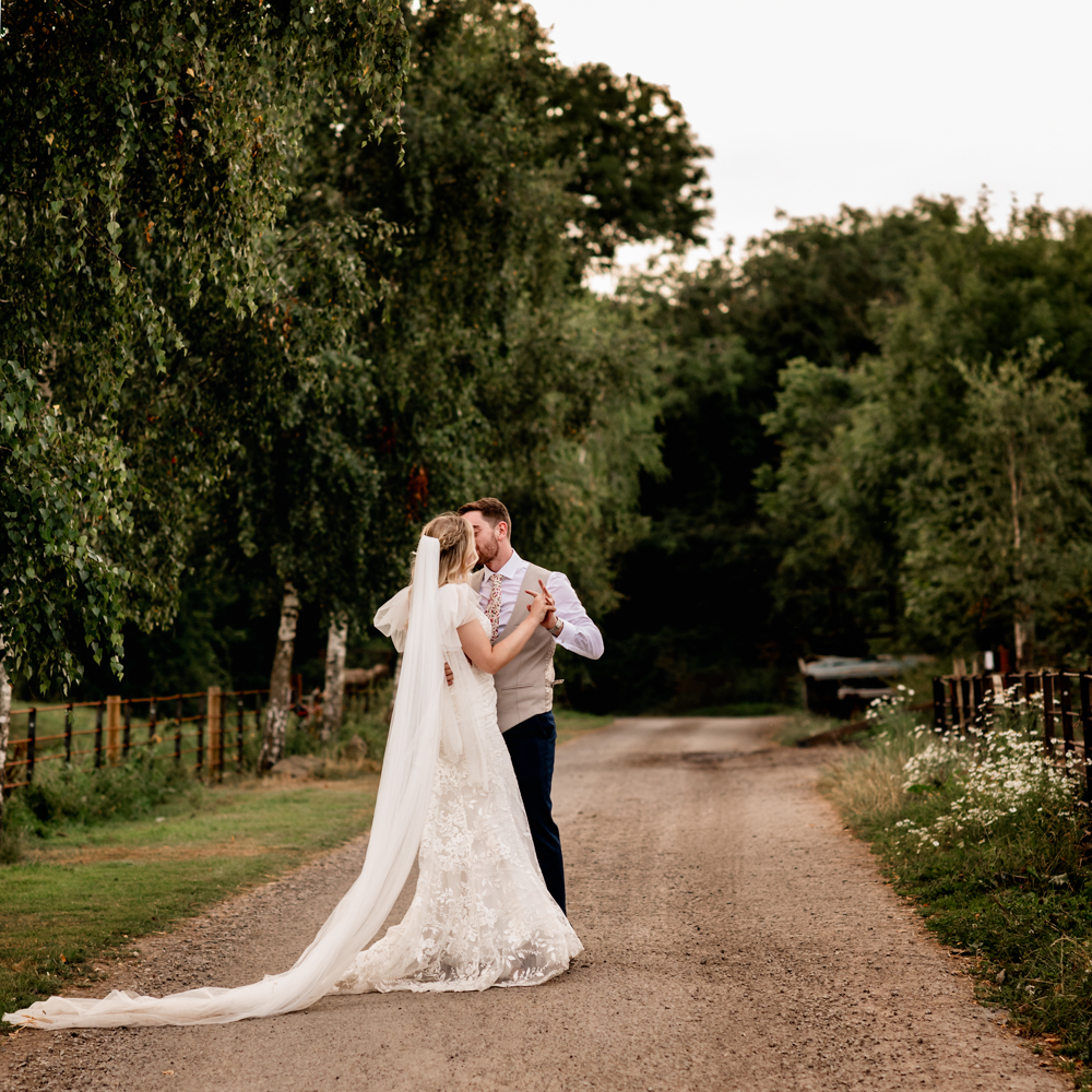 suneset milton end barn  wedding cotswolds