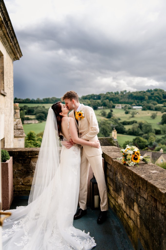 balcony kiss cotswolds