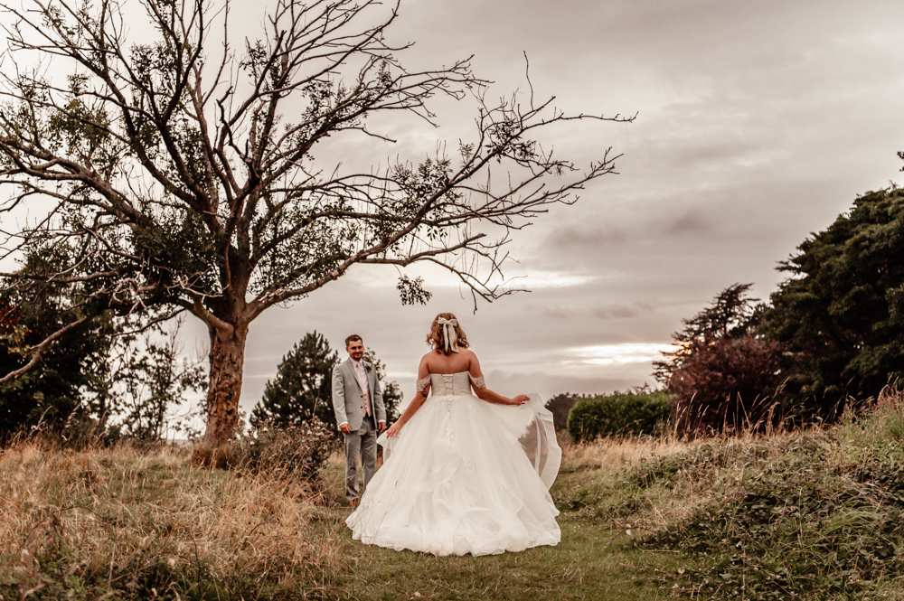 golden hour tree bride and groom