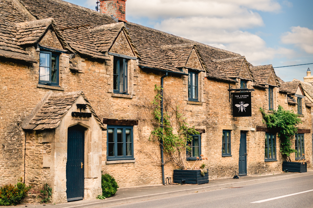 wild thyme and honey hotel wedding