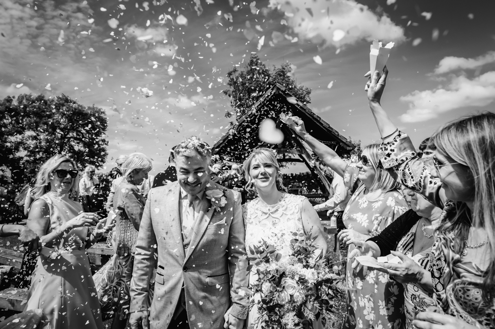 confetti hearts wedding