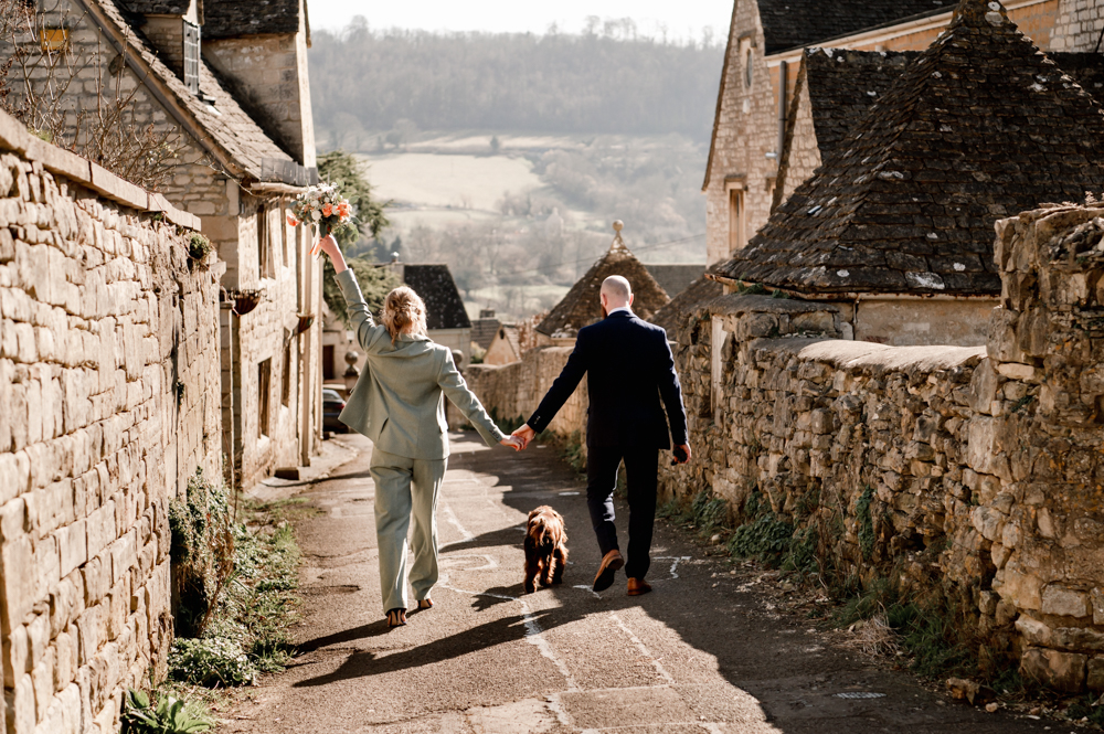 couple walking engagement phoot session