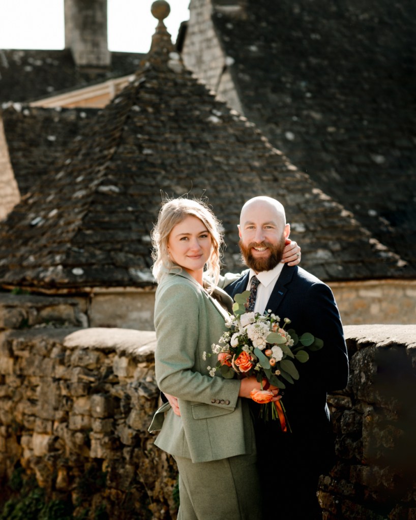 bride and groom cotswolds stone village
