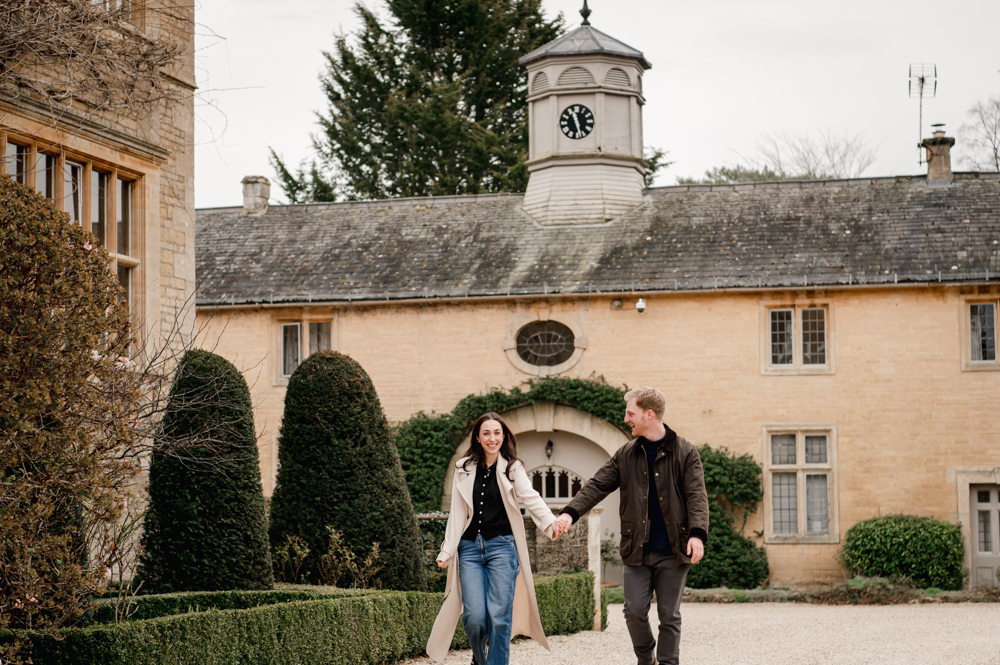 couple in the cotswolds