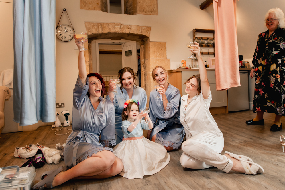bride getting ready lapstone barn