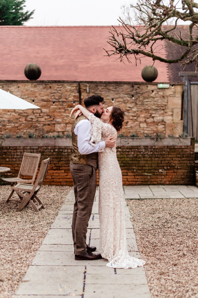 bride and groom golden hour