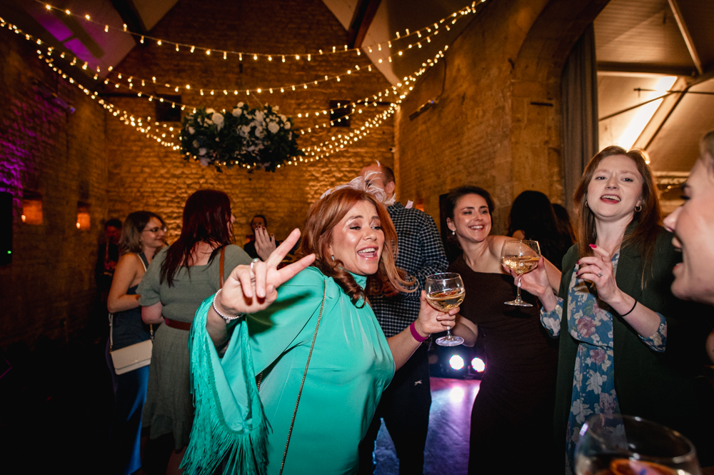 dancing wedding lapstone barn