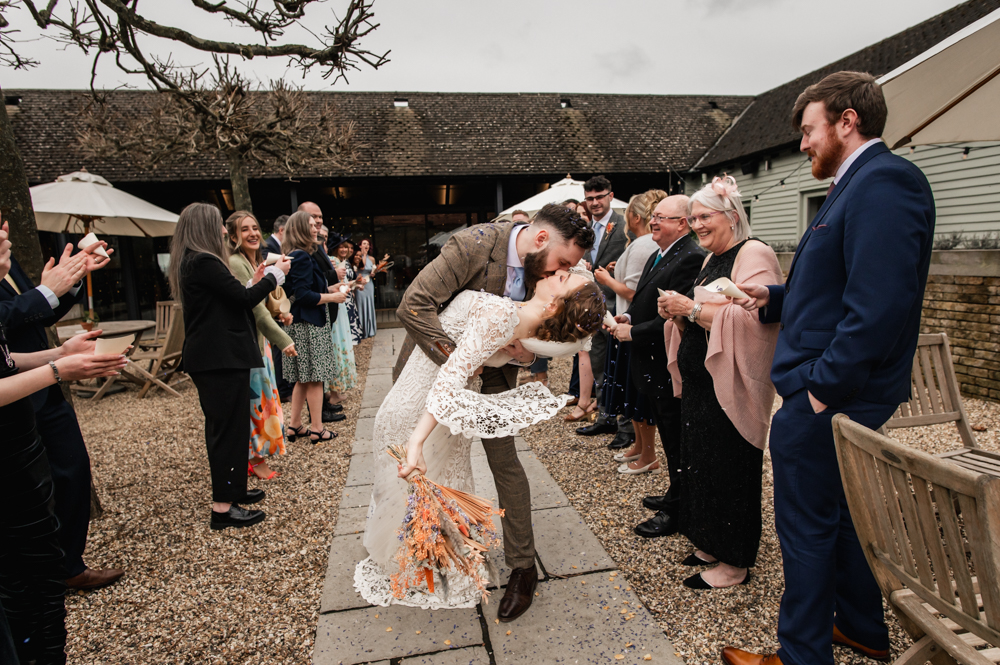 dip and kiss wedding