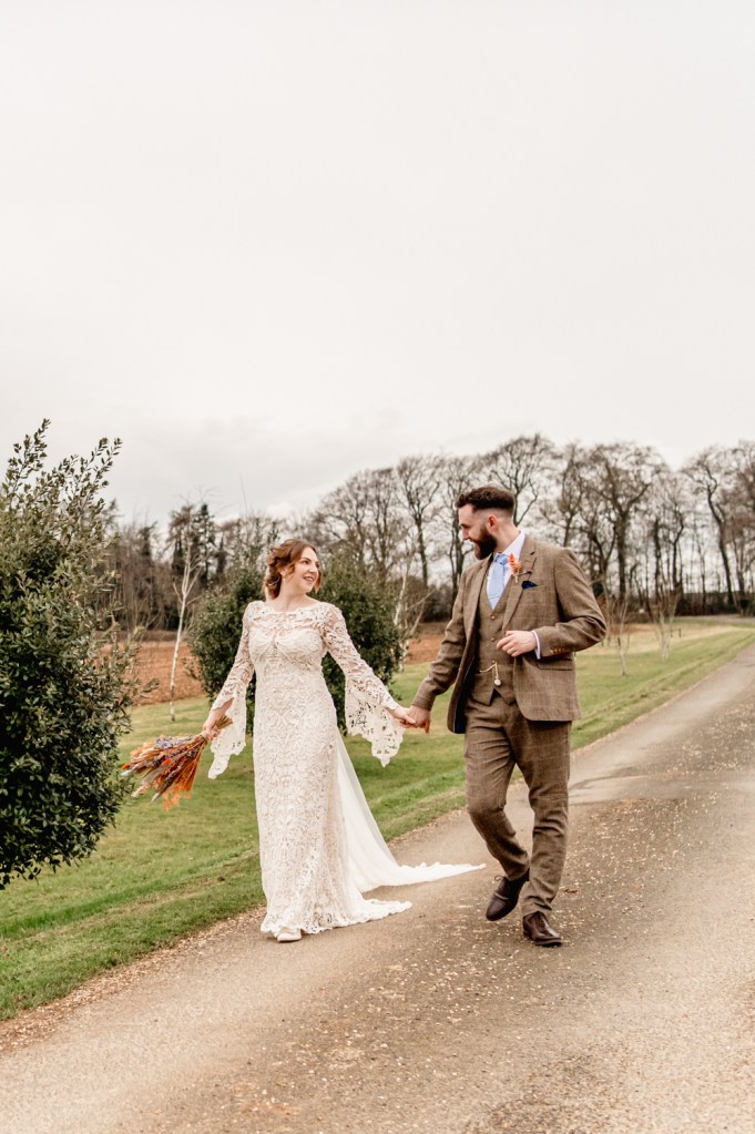 march wedding lapstone barn