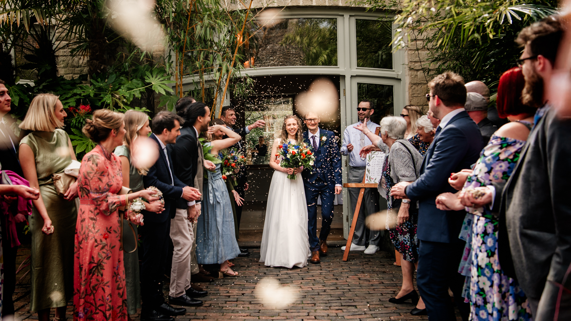 confetti toss wedding photographer cotswolds