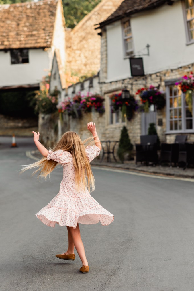 family photo shoot in the cotswolds