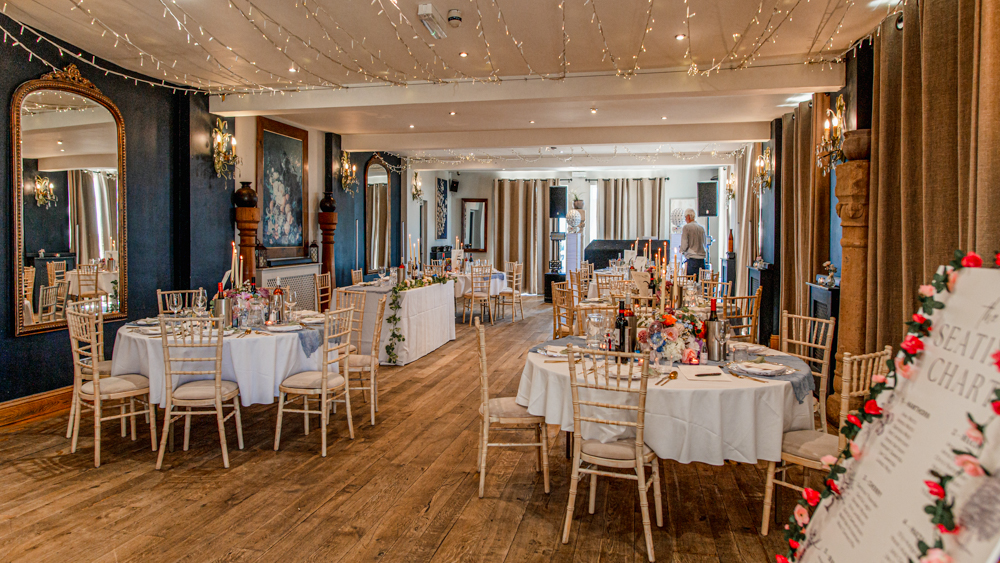 old lodge wedding setup 