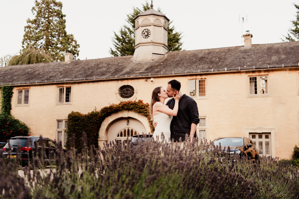 couple kissing wedding photography