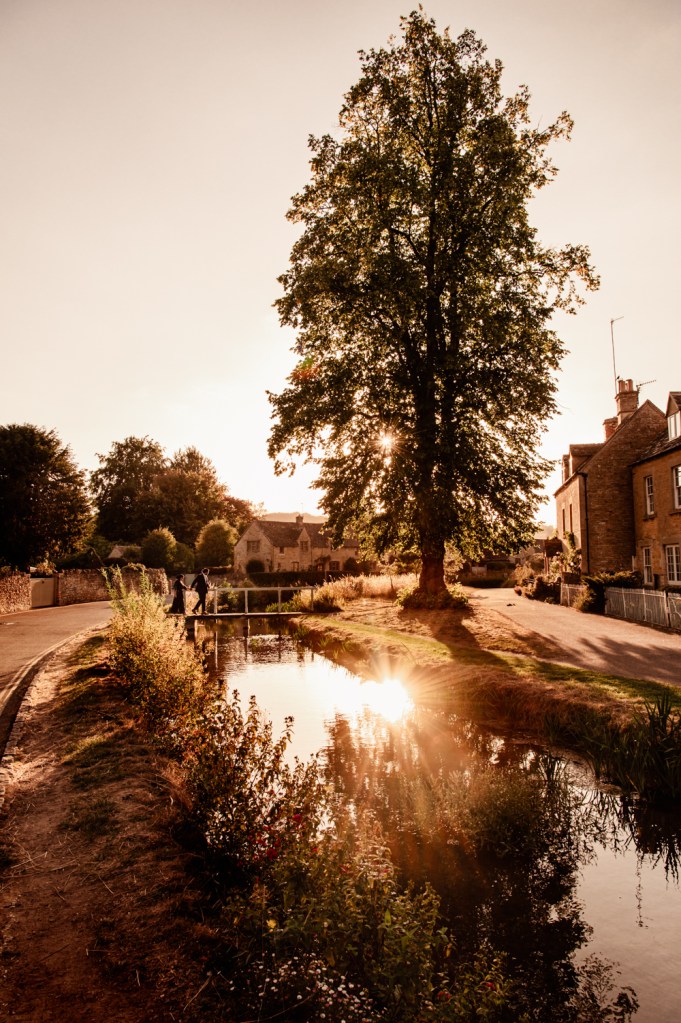cotswolds couple photo shoot at sunset