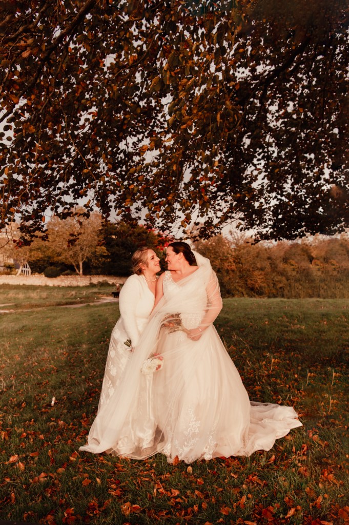 wedding couple autumn wedding red colours