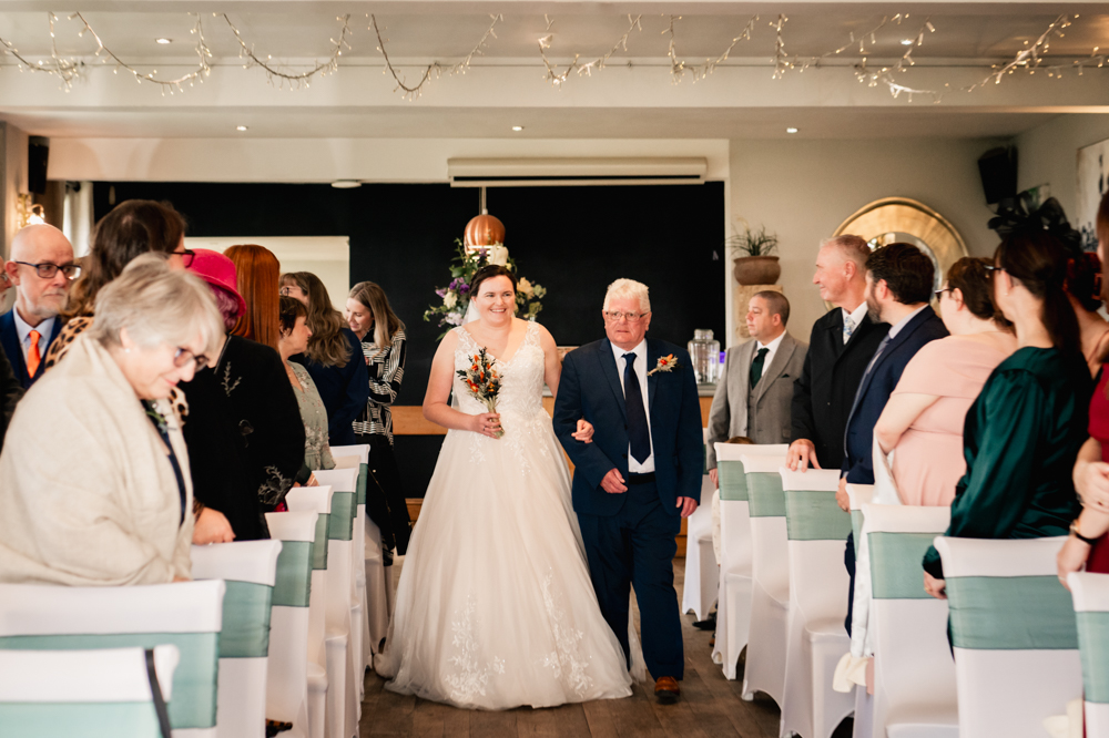 old lodge hotel wedding ceremony