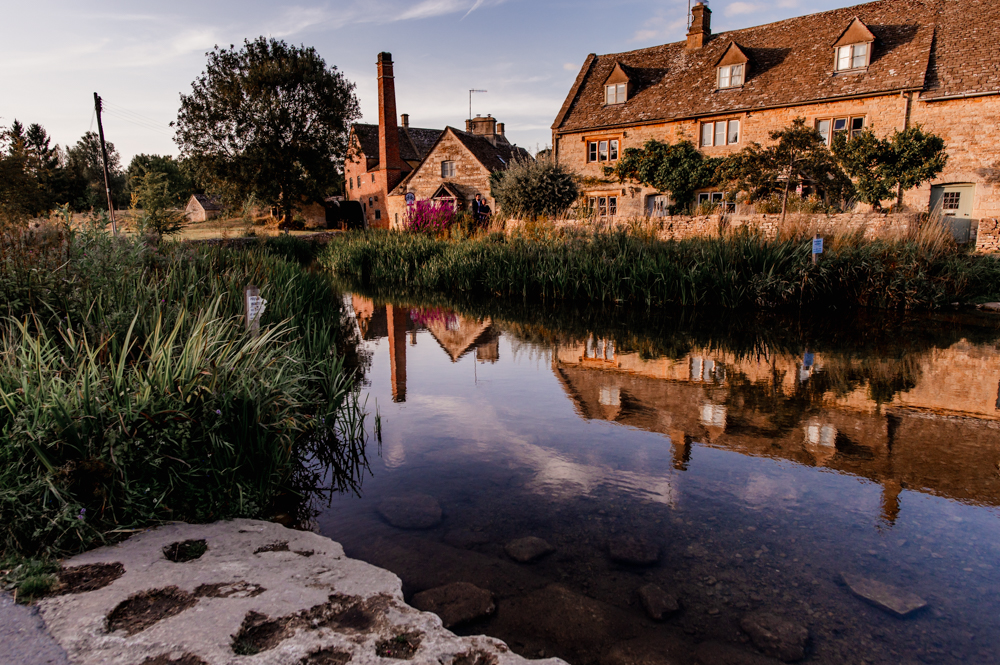 romantic cotswolds village