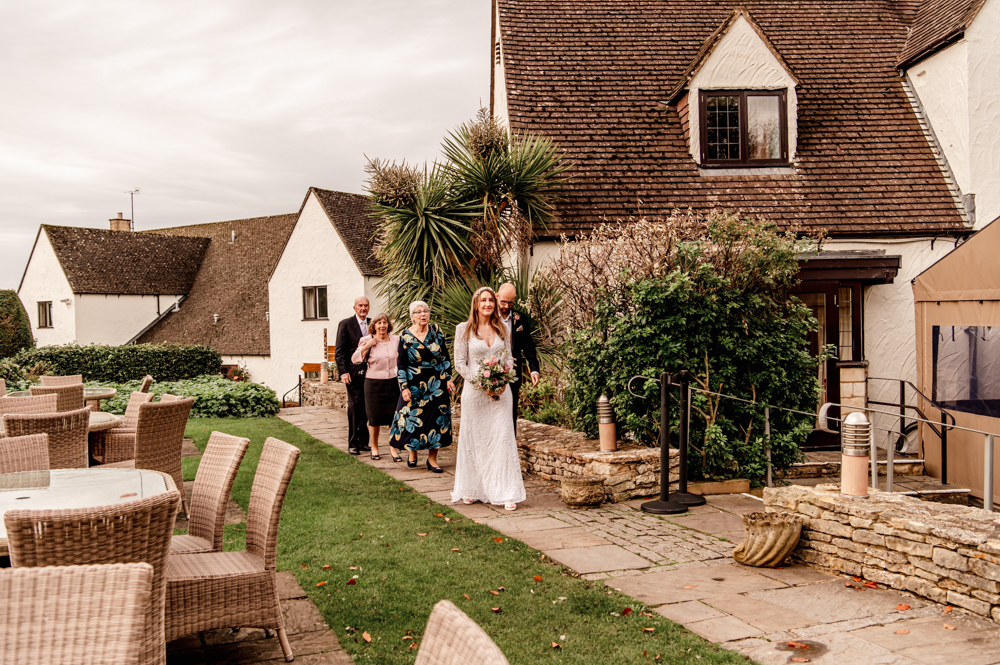 wedding at the bear of rodborough hotel stroud 