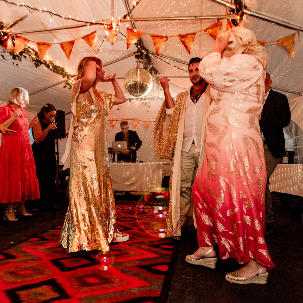 people dancing celebratuin