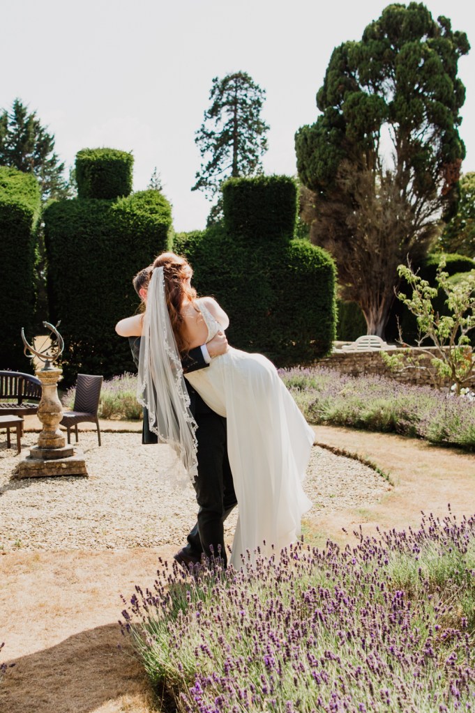 Bride and groom eloped in the Cotswolds at the Greenway hotel
