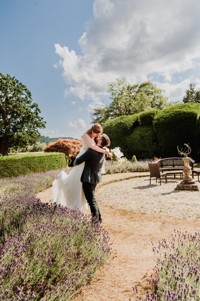 Bride and groom eloped in the Cotswolds captured by Cotswold wedding photographer